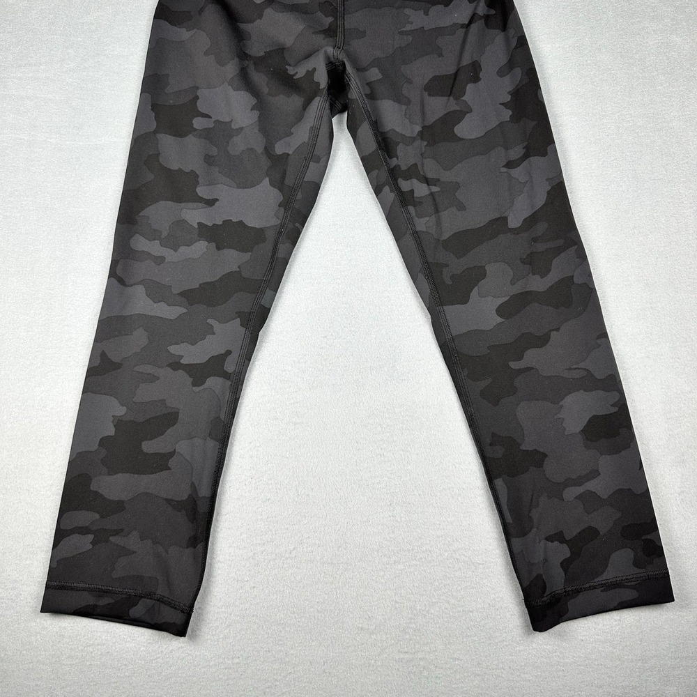 Lululemon Leggings Womens 6 Black Grey Camo Excellent High Rise Crop W6BFBS - Picture 3 of 16